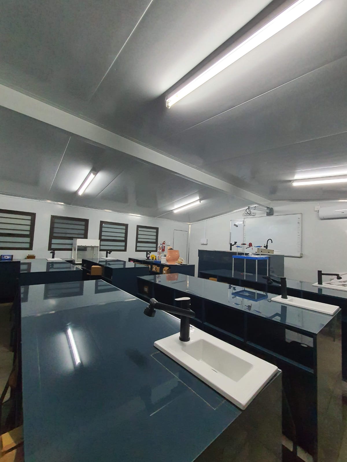 Twin River lab image 1